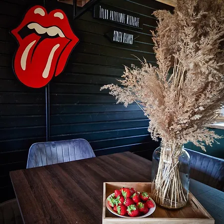 Przystanek Wdzydze Perla Jezior *